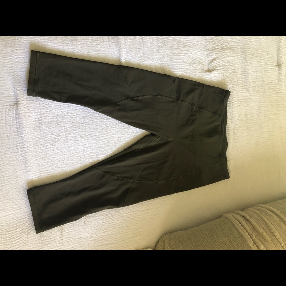 Lulu crop leggings